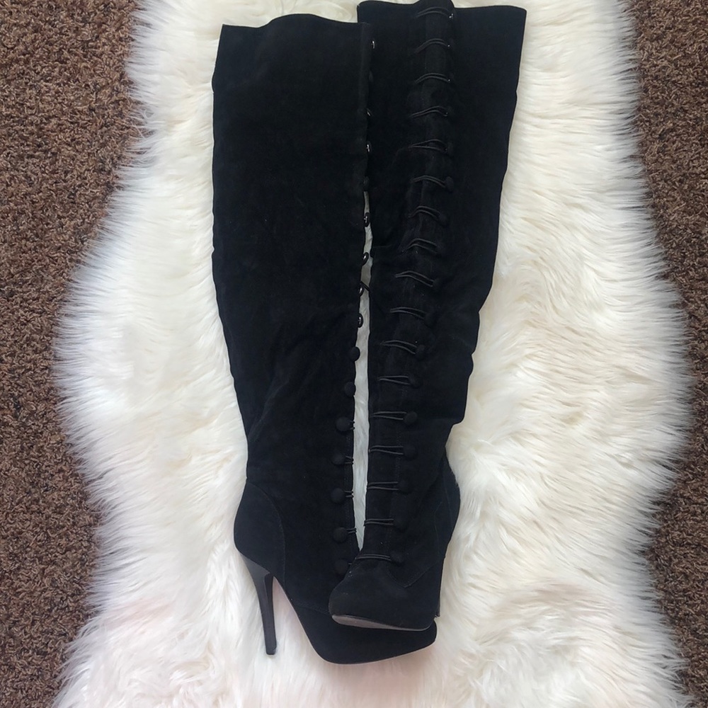 Beautiful high boots 😍